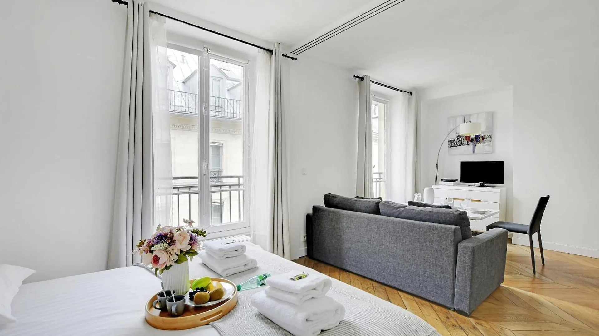 Authentic Apartment - 1Br-2P - Palais Garnier Paris France